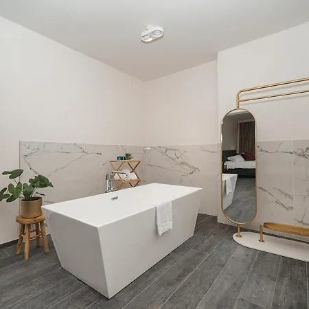 Yvonne Appartement *