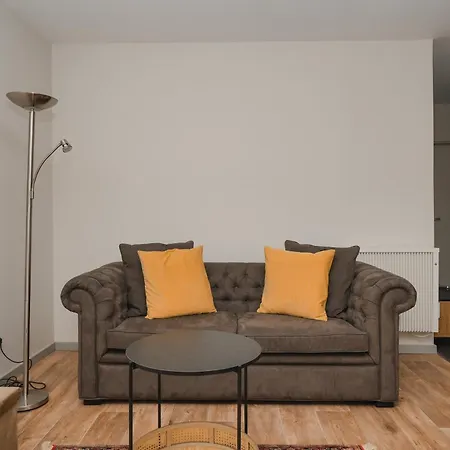 Yvonne * 奥斯滕德