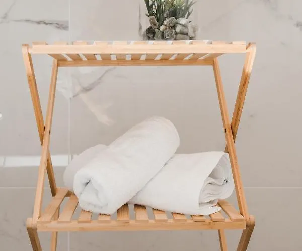 Yvonne * 奥斯滕德