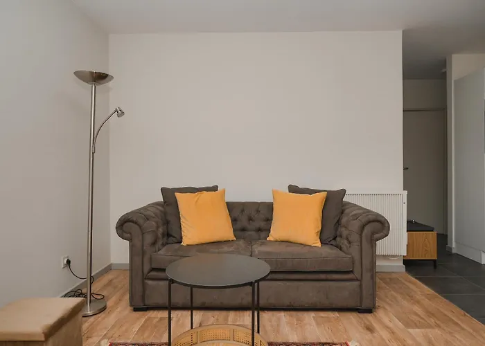 Yvonne * 奥斯滕德